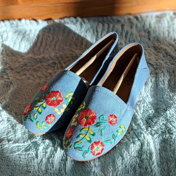 New Style Co, Nixine Slip-On Denim Floral Flats - Picture 6 of 6